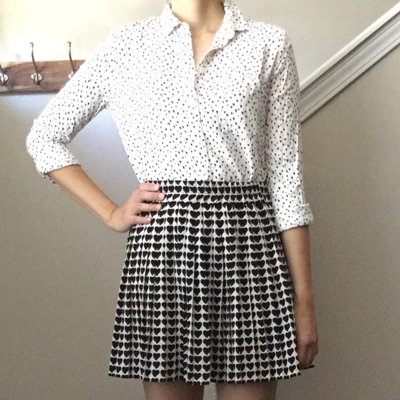 H&M Tops - H&M Size 4 Minimal Hearts Off White 3/4sleeves Button down with chest POCKETS!